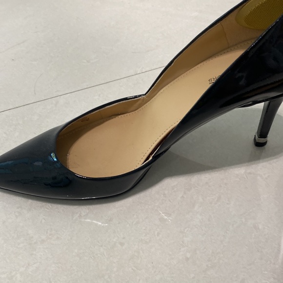 NWOT BLACK MICHAEL KORS POINTED PUMPS - Picture 3 of 7